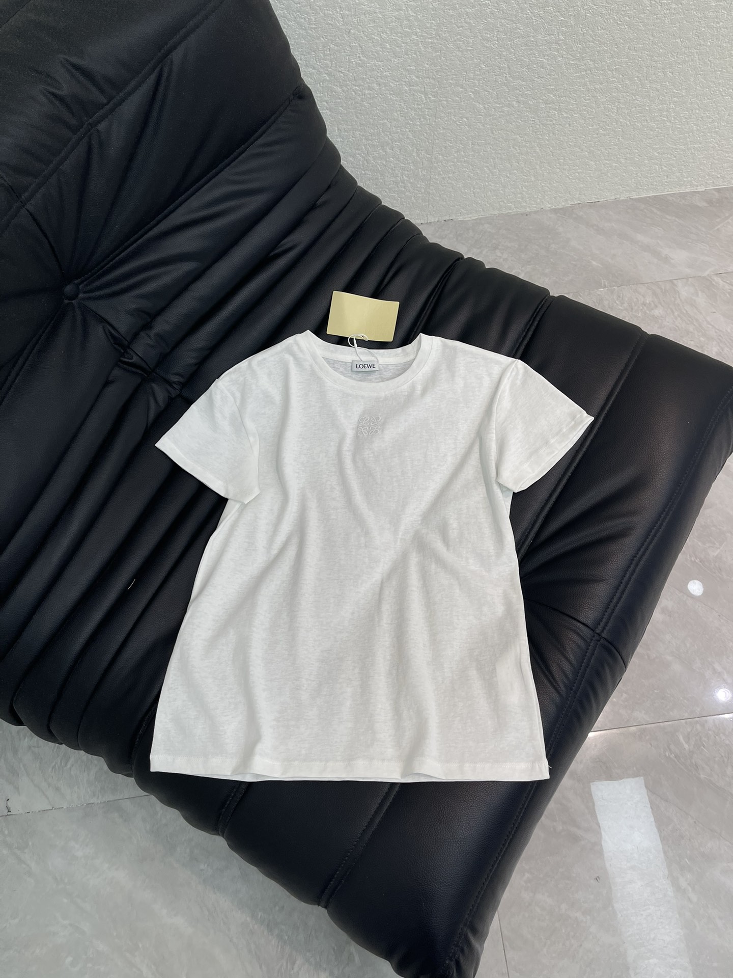 Women's short sleeves